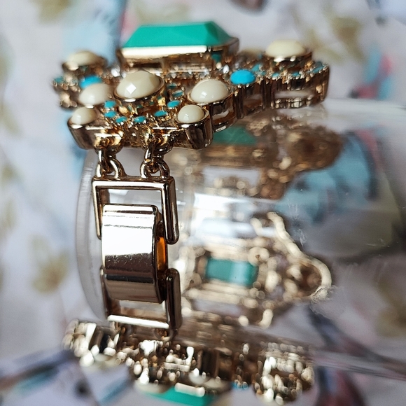 Banana Republic BR Gold Tone Huge Statement Bracelet Faux Turquoise and Cream - Picture 8 of 10